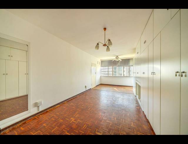 1.5 BEDROOM APARTMENT TO LET IN BEDFORD GARDENS